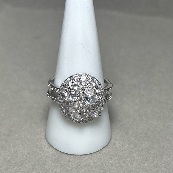 Bomb Part diamond cubic zirconia ring on Rodium plating size 9 New - Picture 9 of 10